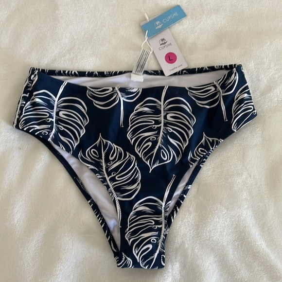 Leaf Print Bikini Bottom - Picture 4 of 6